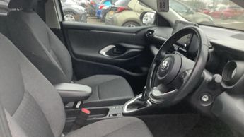 Toyota Yaris 1.5 VVT-h Design E-CVT Euro 6 (s/s) 5dr