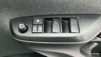 Toyota Yaris 1.5 VVT-h Design E-CVT Euro 6 (s/s) 5dr