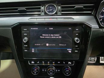 Volkswagen Passat 1.5 TSI EVO R-Line DSG Euro 6 (s/s) 4dr