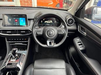 MG MG HS 1.5 T-GDI 16.6kWh SE Auto Euro 6 (s/s) 5dr