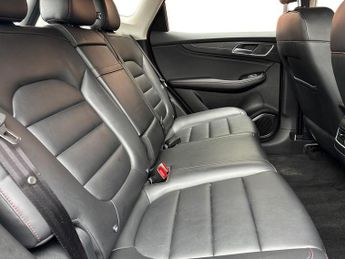 MG MG HS 1.5 T-GDI 16.6kWh SE Auto Euro 6 (s/s) 5dr