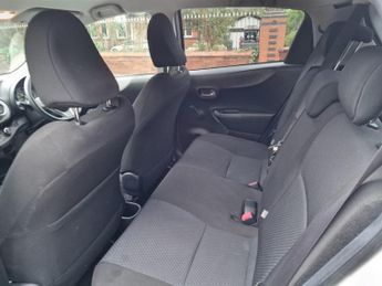 Toyota Yaris 1.5 VVT-h Icon Plus CVT Euro 5 5dr