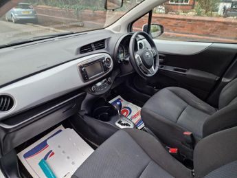 Toyota Yaris 1.5 VVT-h Icon Plus CVT Euro 5 5dr