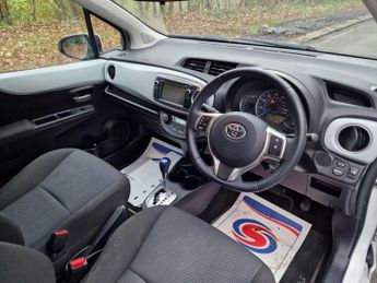 Toyota Yaris 1.5 VVT-h Icon Plus CVT Euro 5 5dr