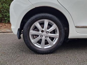 Toyota Yaris 1.5 VVT-h Icon Plus CVT Euro 5 5dr