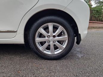 Toyota Yaris 1.5 VVT-h Icon Plus CVT Euro 5 5dr