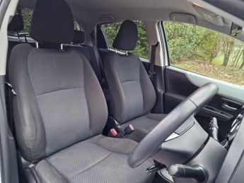 Toyota Yaris 1.5 VVT-h Icon Plus CVT Euro 5 5dr
