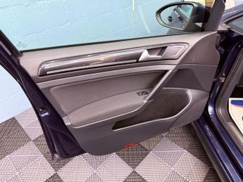 Volkswagen Golf 2.0 TDI BlueMotion Tech GTD DSG Euro 6 (s/s) 5dr