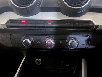 Audi Q2 1.5 TFSI CoD 35 Technik SUV 5dr Petrol S Tronic Euro 6 (s/s) (15