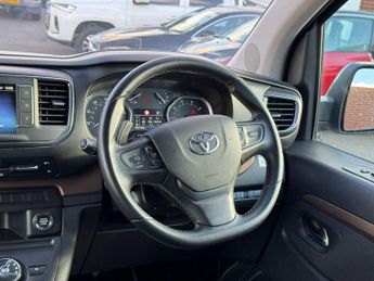 Toyota PROACE Verso 2.0D Family Medium MPV Auto MWB Euro 6 (s/s) 5dr (8 Seat)