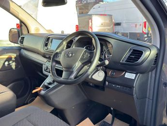 Toyota PROACE Verso 2.0D Family Medium MPV Auto MWB Euro 6 (s/s) 5dr (8 Seat)