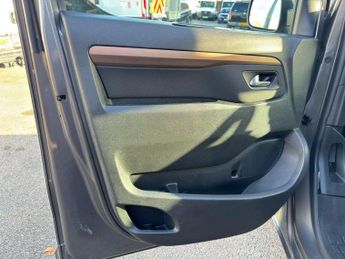 Toyota PROACE Verso 2.0D Family Medium MPV Auto MWB Euro 6 (s/s) 5dr (8 Seat)