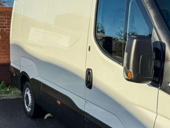 Iveco Daily 2.3D HPI 14V 35S 3520 Panel Van 5dr Diesel HiMatic MWB H2 Euro 6