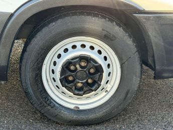 Iveco Daily 2.3D HPI 14V 35S 3520 HiMatic MWB H2 Euro 6 (s/s) 5dr