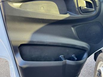 Iveco Daily 2.3D HPI 14V 35S 3520 Panel Van 5dr Diesel HiMatic MWB H2 Euro 6