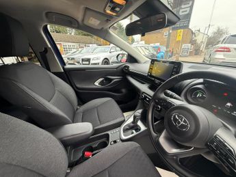 Toyota Yaris 1.5 VVT-h Design E-CVT Euro 6 (s/s) 5dr
