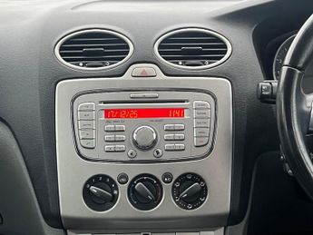 Ford Focus 1.6 Zetec 5dr