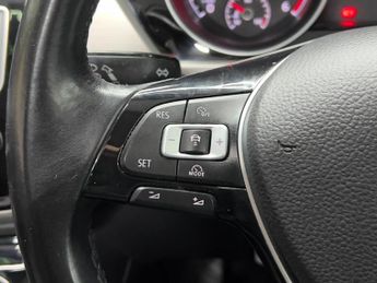 Volkswagen Touran 2.0 TDI BlueMotion Tech SE Family DSG Euro 6 (s/s) 5dr