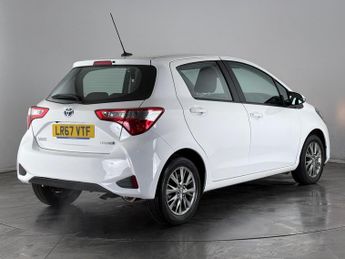 Toyota Yaris 1.5 VVT-h Icon Tech E-CVT Euro 6 (s/s) 5dr