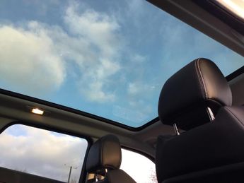 Land Rover Range Rover Evoque 2.2 SD4 Dynamic Auto 4WD Euro 5 5dr