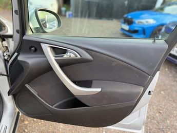 Vauxhall Astra 1.7 CDTi ecoFLEX Excite Euro 5 5dr