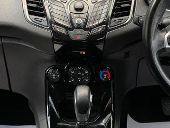 Ford Fiesta 1.6 Zetec Powershift Euro 5 5dr