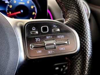 Mercedes-Benz GLB 1.3 GLB200 AMG Line (Executive) SUV 5dr Petrol 7G-DCT Euro 6 (s/