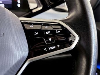 Volkswagen ID.3 Pure Performance 45kWh Style Hatchback 5dr Electric Auto (150 ps