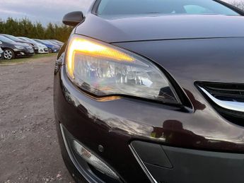 Vauxhall Astra 1.6 16v Exclusiv Euro 5 5dr