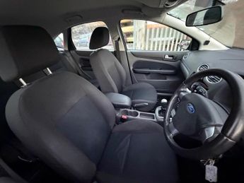 Ford Focus 1.6 Zetec Climate 5dr