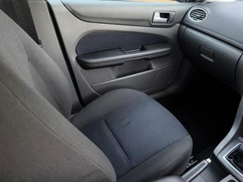 Ford Focus 1.6 Zetec Climate 5dr