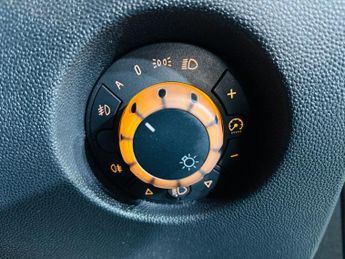 Vauxhall Corsa 1.4i 16v Design 3dr (a/c)