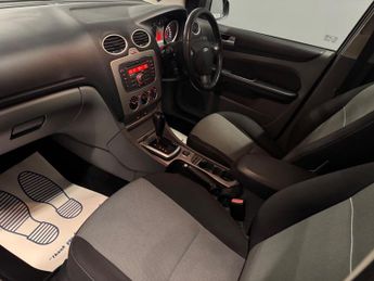 Ford Focus 1.6 Zetec 5dr
