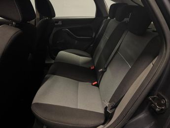 Ford Focus 1.6 Zetec 5dr