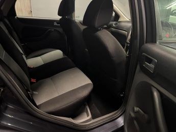 Ford Focus 1.6 Zetec 5dr