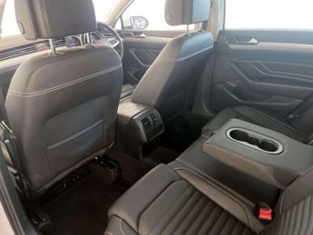 Volkswagen Passat 2.0 TDI EVO SEL Estate 5dr Diesel DSG Euro 6 (s/s) (150 ps)