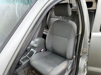 Toyota Hilux 2.5 D-4D HL2 4WD 4dr