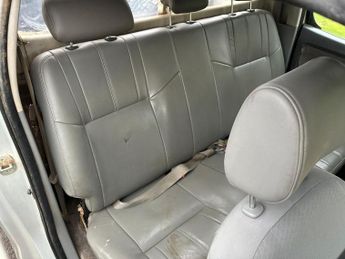 Toyota Hilux 2.5 D-4D HL2 4WD 4dr