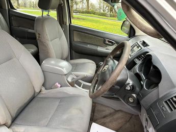 Toyota Hilux 2.5 D-4D HL2 4WD 4dr