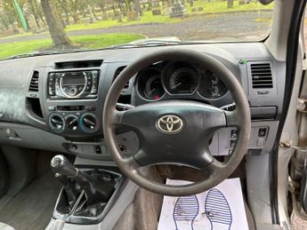 Toyota Hilux 2.5 D-4D HL2 4WD 4dr