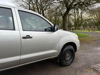 Toyota Hilux 2.5 D-4D HL2 4WD 4dr