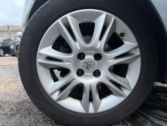 Vauxhall Corsa 1.4i 16v SE Hatchback 5dr Petrol Automatic (a/c) (138 g/km, 99 b