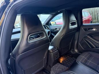 Mercedes-Benz GLA 2.0 GLA250 AMG Line (Premium) SUV 5dr Petrol G-Tronic 4MATIC Eur