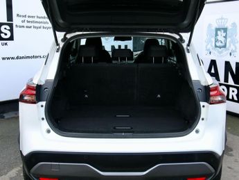 Nissan Qashqai 1.3 DIG-T MHEV N-Connecta XTRON Euro 6 (s/s) 5dr