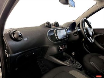 Smart forfour 17.6kWh Premium Hatchback 5dr Electric Auto (22kW Charger) (82 p