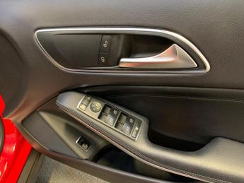 Mercedes-Benz GLA 1.6 GLA200 SE 7G-DCT Euro 6 (s/s) 5dr