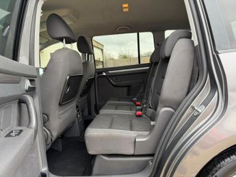 Volkswagen Touran 1.6 TDI SE DSG Euro 5 5dr
