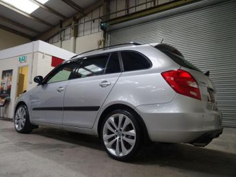 Skoda Fabia 1.4 TSI vRS DSG Euro 5 5dr