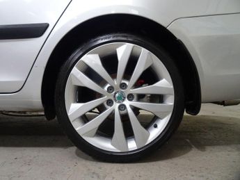 Skoda Fabia 1.4 TSI vRS DSG Euro 5 5dr