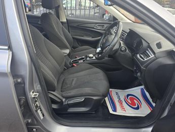 MG MG5 61.1kWh Excite Long Range Auto 5dr